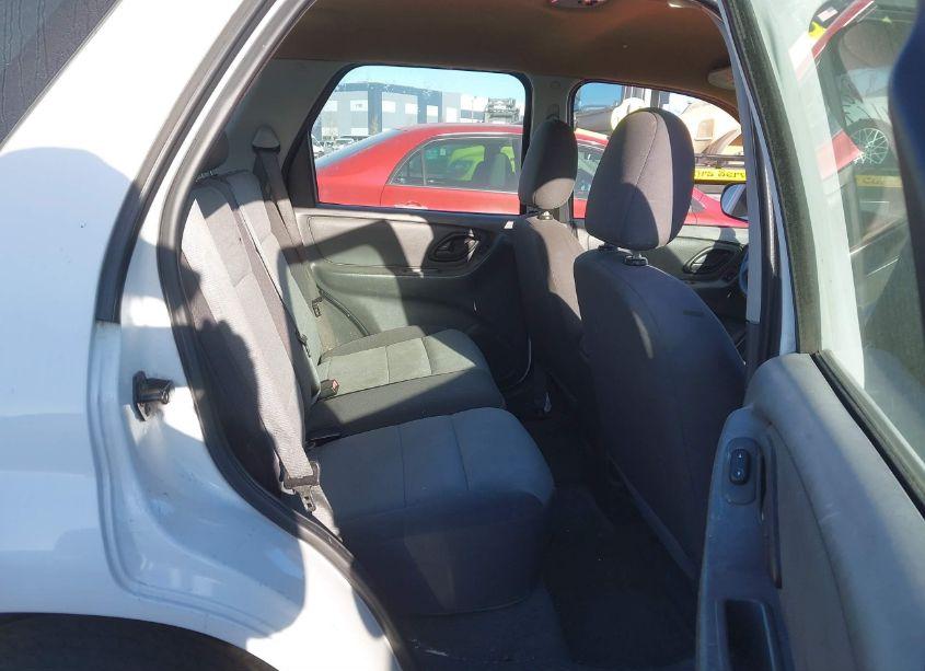 Photo 8 of 2005 Ford Escape XLS (VIN 1FMCU92Z45KD72689)
