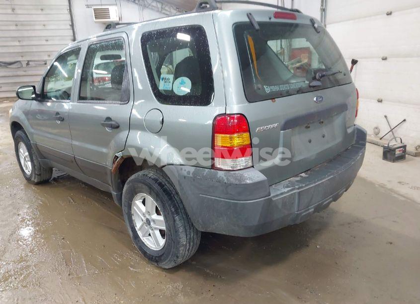 Photo 3 of 2005 Ford Escape XLS (VIN 1FMCU92Z95KA87101)