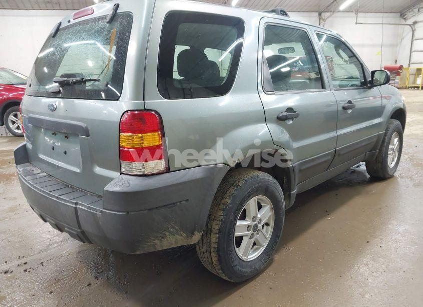 Photo 4 of 2005 Ford Escape XLS (VIN 1FMCU92Z95KA87101)