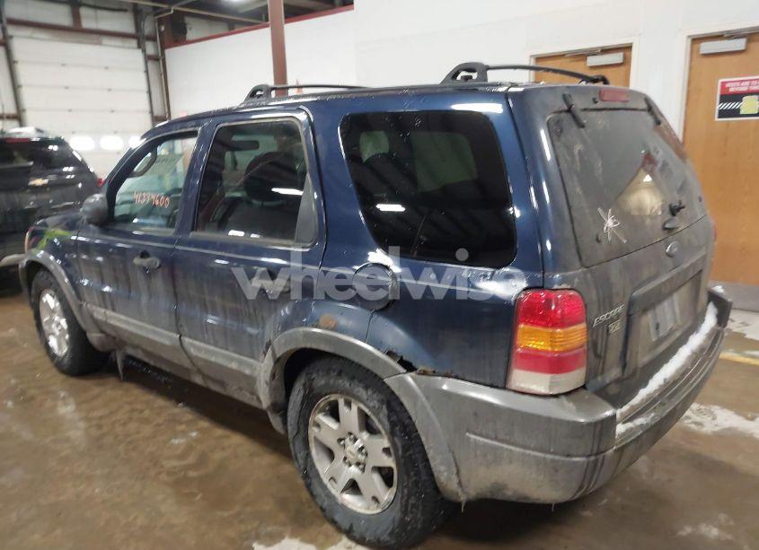 Photo 3 of 2004 Ford Escape XLT (VIN 1FMCU93104KA54396)