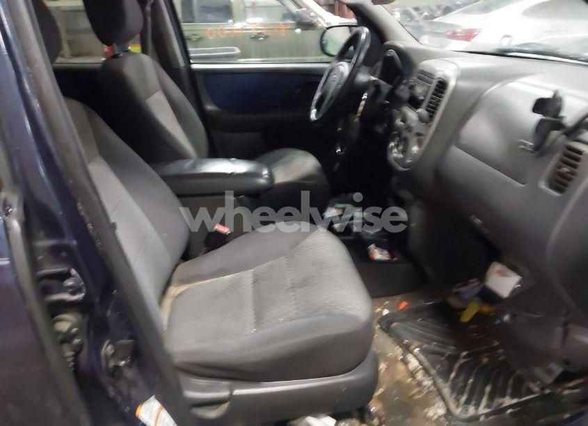 Photo 5 of 2004 Ford Escape XLT (VIN 1FMCU93104KA54396)