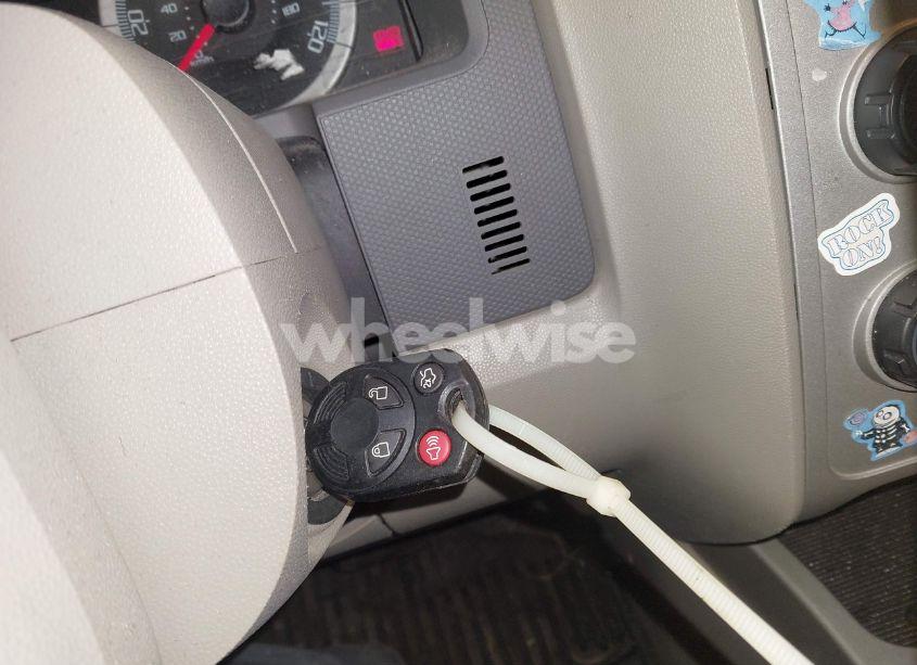 Photo 11 of 2008 Ford Escape XLT (VIN 1FMCU93108KB85267)