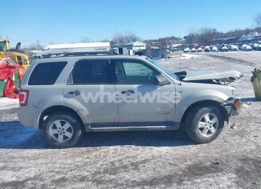 Photo 13 of 2008 Ford Escape XLT (VIN 1FMCU93108KC09941)