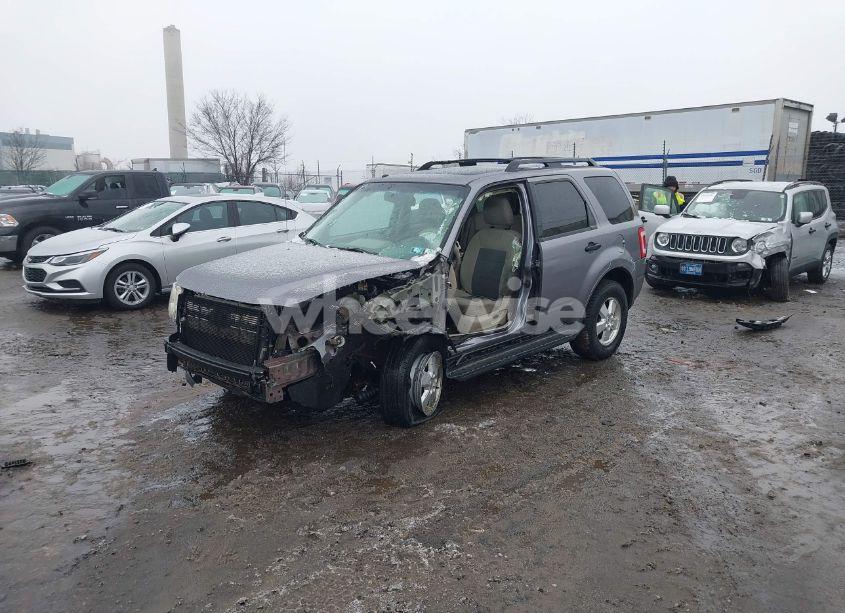 Photo 2 of 2008 Ford Escape XLT (VIN 1FMCU93108KC93341)