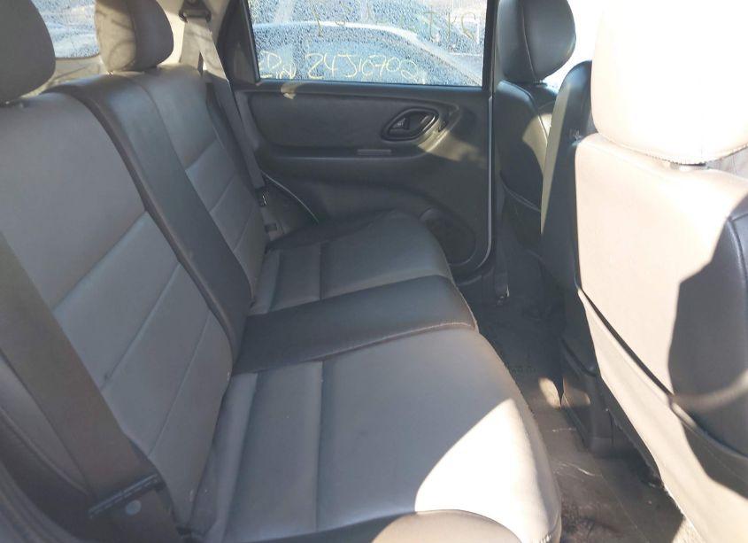 Photo 8 of 2004 Ford Escape XLT (VIN 1FMCU93114KB50408)