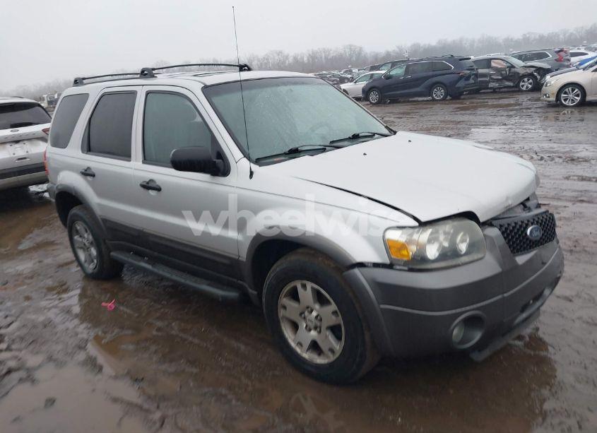 2005 Ford Escape XLT (VIN 1FMCU93115KA65117) main photo