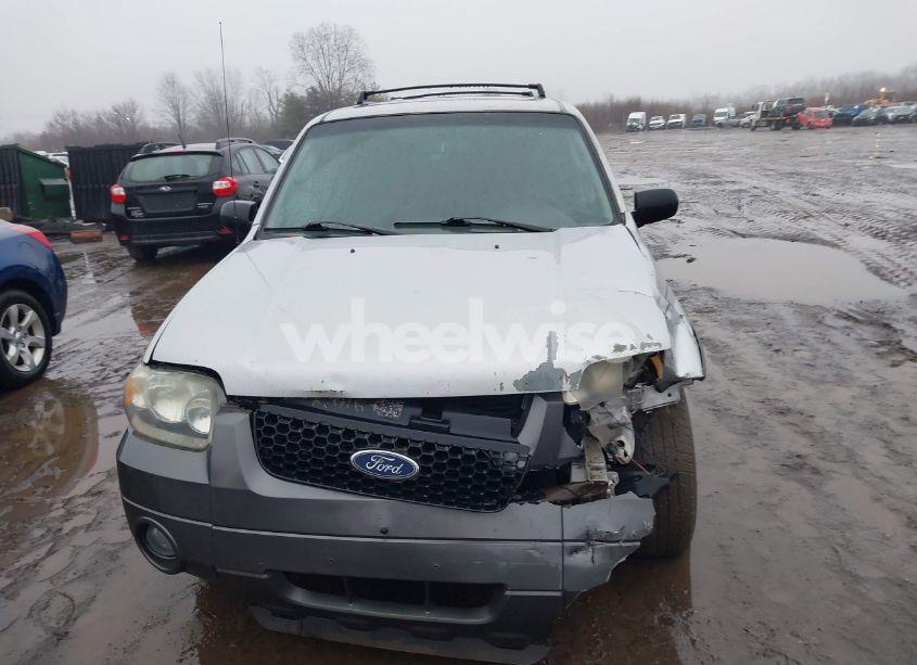 Photo 11 of 2005 Ford Escape XLT (VIN 1FMCU93115KA65117)