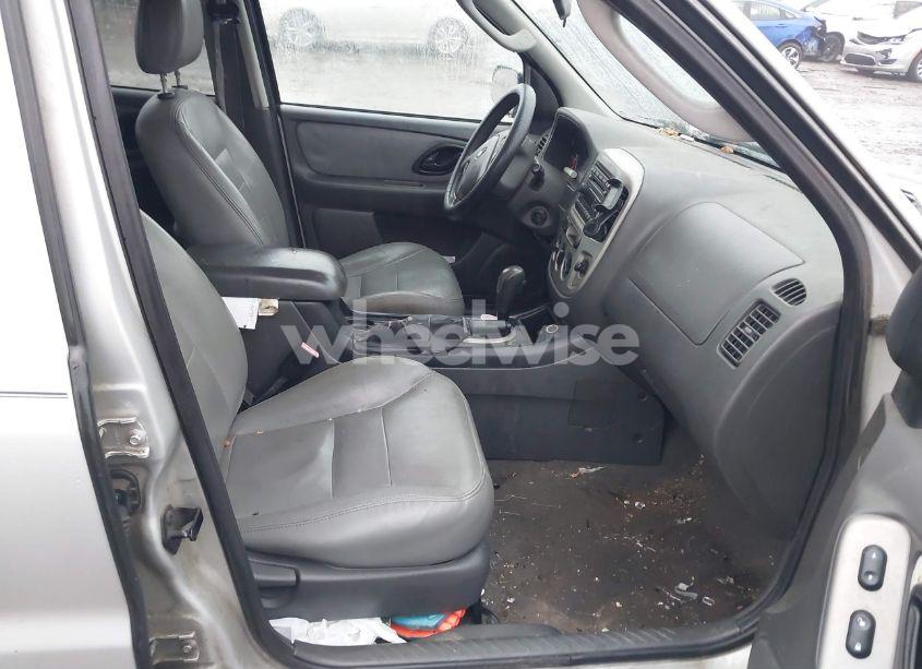 Photo 5 of 2005 Ford Escape XLT (VIN 1FMCU93115KA65117)