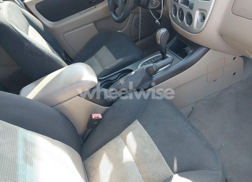 Photo 5 of 2005 Ford Escape XLT (VIN 1FMCU93115KB29320)