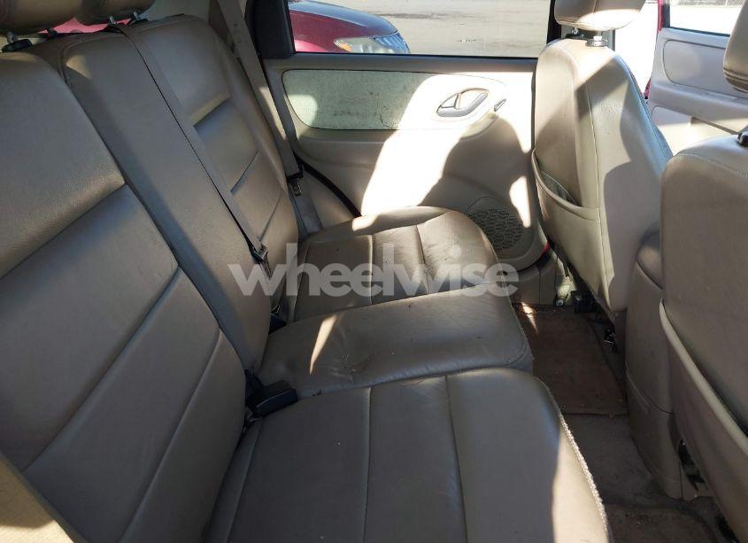 Photo 8 of 2005 Ford Escape XLT (VIN 1FMCU93115KB85547)