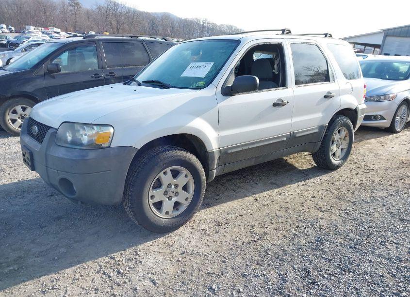 Photo 2 of 2007 Ford Escape XLT/XLT SPORT (VIN 1FMCU93117KA75147)