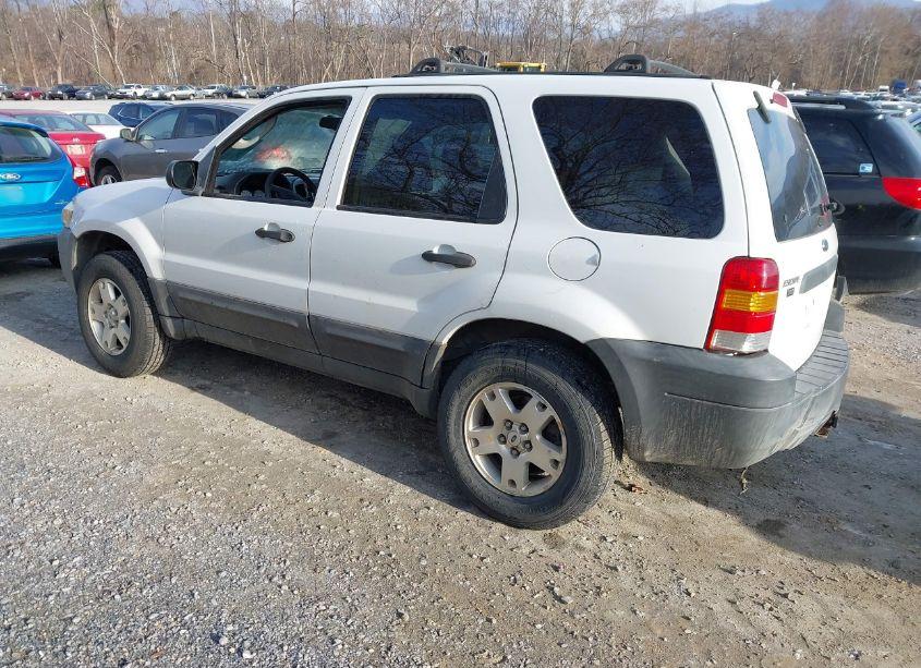 Photo 3 of 2007 Ford Escape XLT/XLT SPORT (VIN 1FMCU93117KA75147)