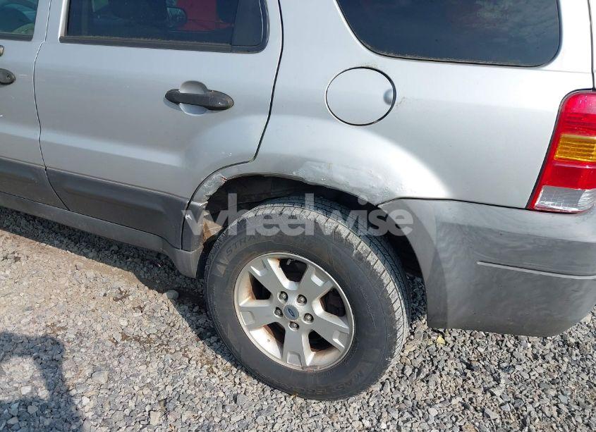 Photo 12 of 2005 Ford Escape XLT (VIN 1FMCU93125KA25998)