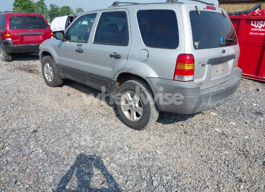 Photo 3 of 2005 Ford Escape XLT (VIN 1FMCU93125KA25998)