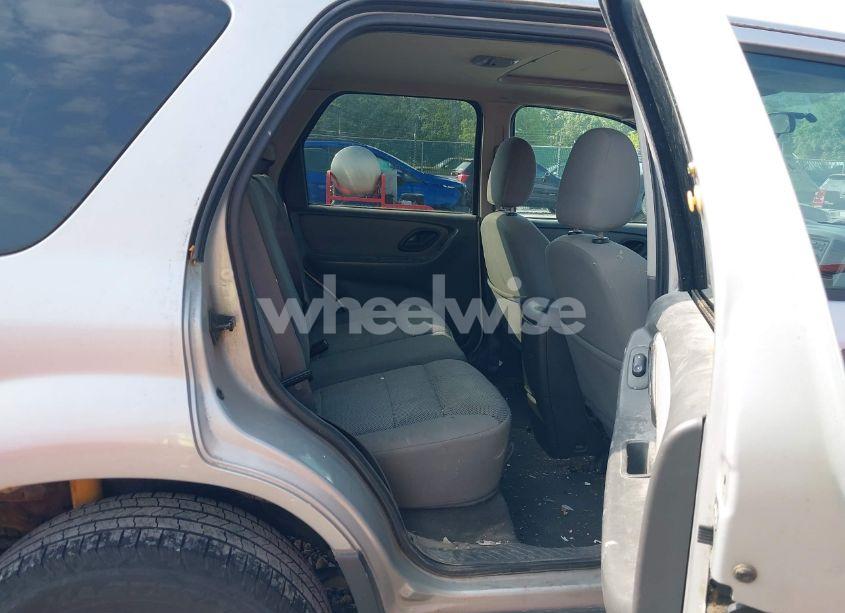 Photo 8 of 2005 Ford Escape XLT (VIN 1FMCU93125KA25998)