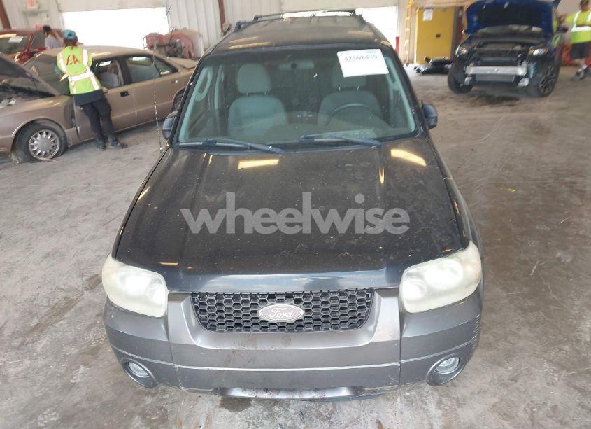 Photo 6 of 2005 Ford Escape XLT (VIN 1FMCU93125KA89457)