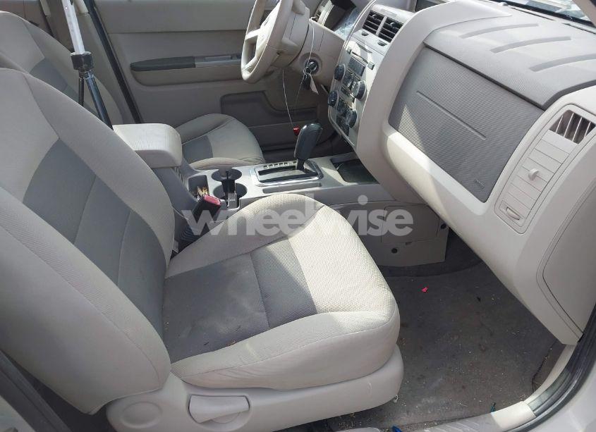 Photo 5 of 2008 Ford Escape XLT (VIN 1FMCU93128KA42725)