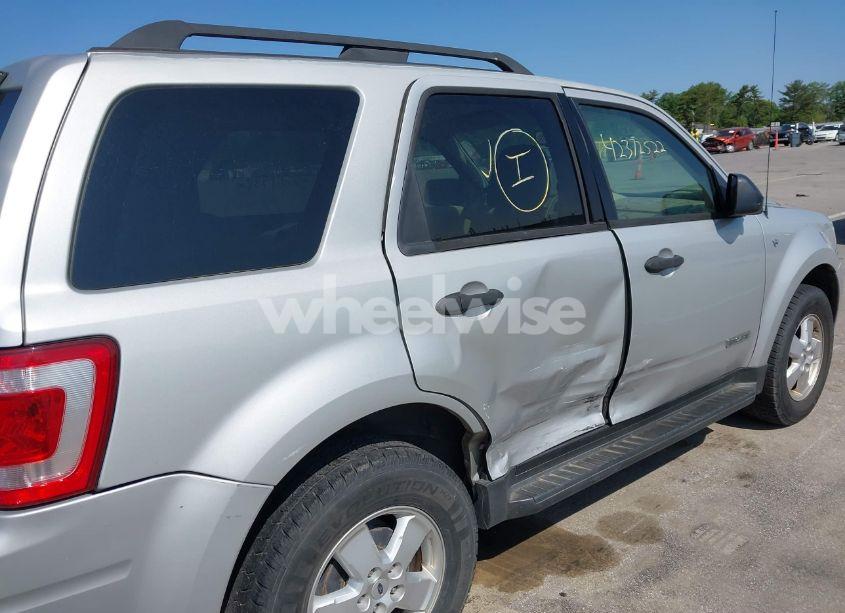 Photo 17 of 2008 Ford Escape XLT (VIN 1FMCU93128KC01646)
