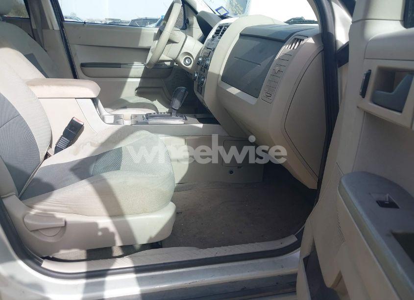 Photo 5 of 2008 Ford Escape XLT (VIN 1FMCU93128KD40692)