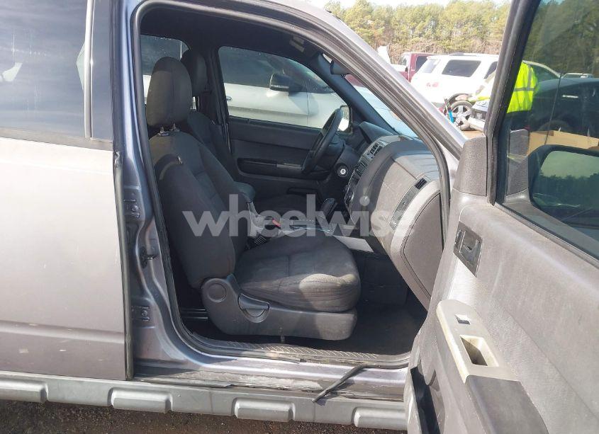 Photo 5 of 2008 Ford Escape XLT (VIN 1FMCU93128KE29422)