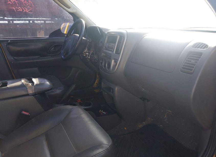 Photo 5 of 2003 Ford Escape XLT (VIN 1FMCU93133KA24792)