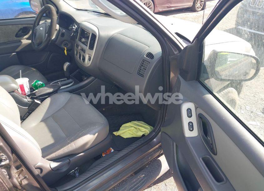 Photo 5 of 2006 Ford Escape XLT/XLT SPORT (VIN 1FMCU93136KB56911)