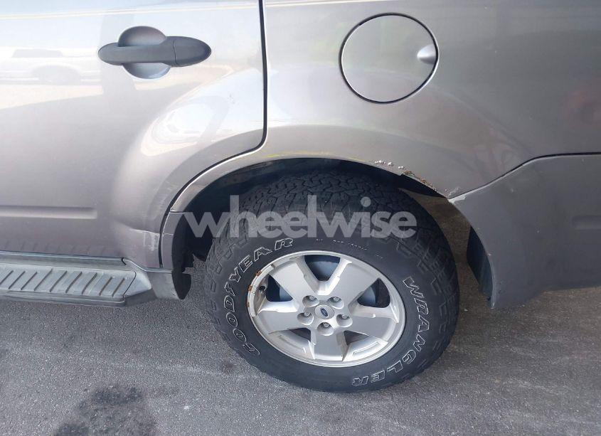 Photo 15 of 2008 Ford Escape XLT (VIN 1FMCU93138KB25855)