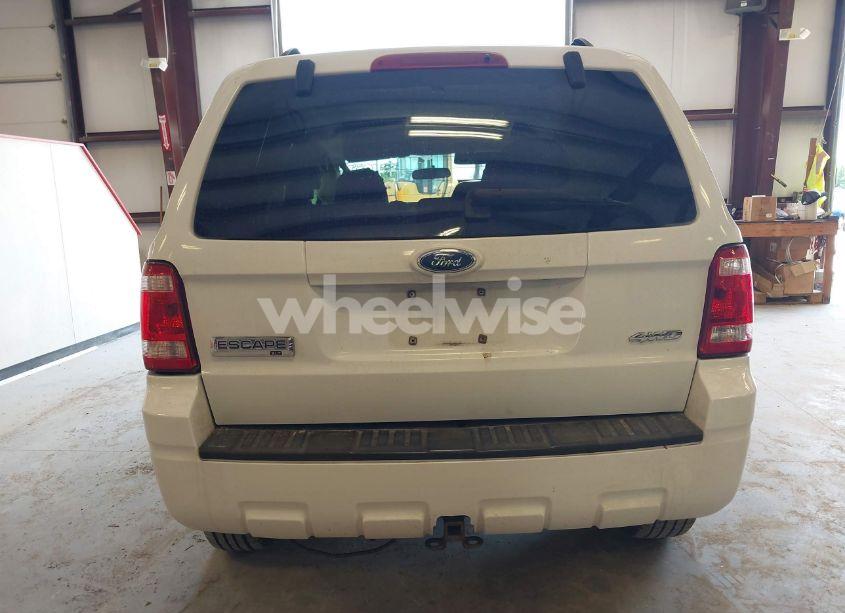 Photo 16 of 2008 Ford Escape XLT (VIN 1FMCU93138KE75177)