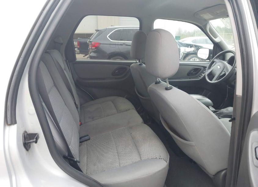 Photo 8 of 2005 Ford Escape XLT (VIN 1FMCU93145DA20046)