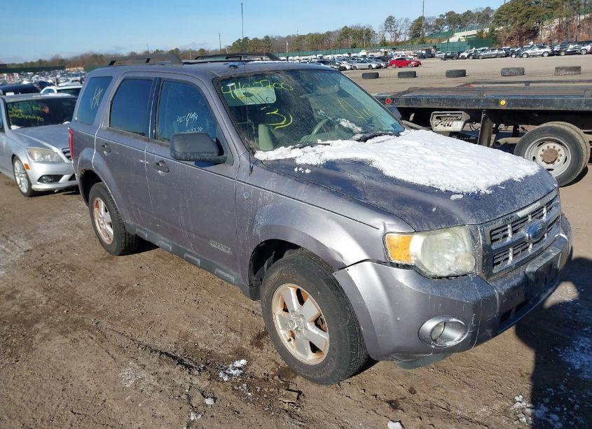 2008 Ford Escape XLT (VIN 1FMCU93148KC81676) main photo