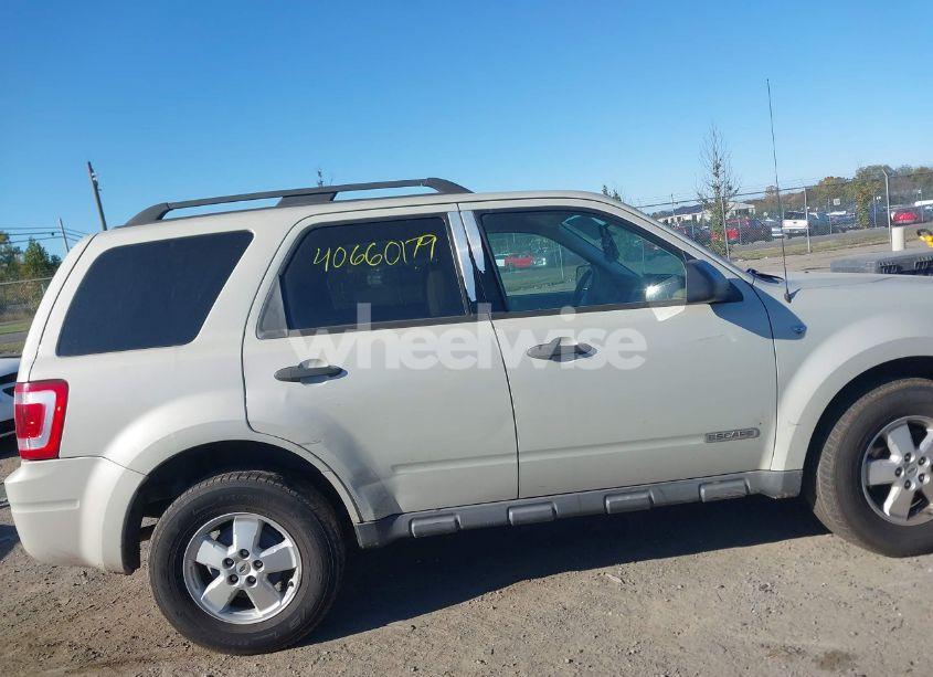 Photo 13 of 2008 Ford Escape XLT (VIN 1FMCU93158KA39754)