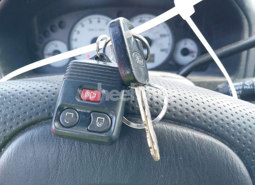 Photo 11 of 2003 Ford Escape XLT (VIN 1FMCU93163KB78008)