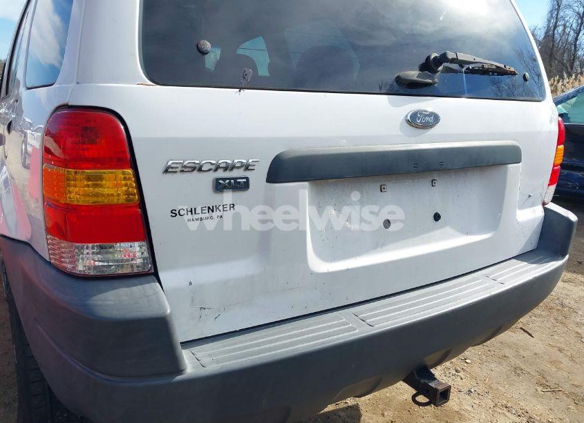 Photo 14 of 2003 Ford Escape XLT (VIN 1FMCU93163KB78008)