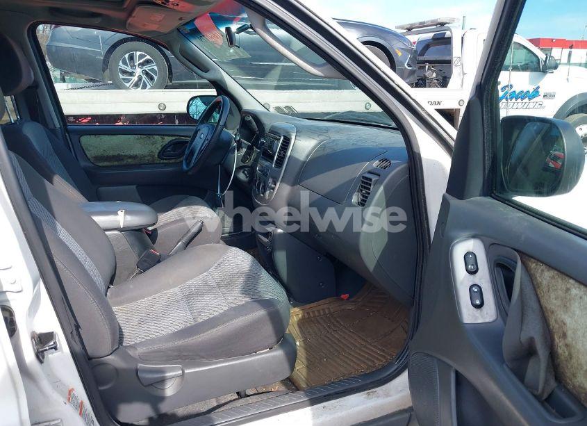 Photo 5 of 2003 Ford Escape XLT (VIN 1FMCU93163KB78008)