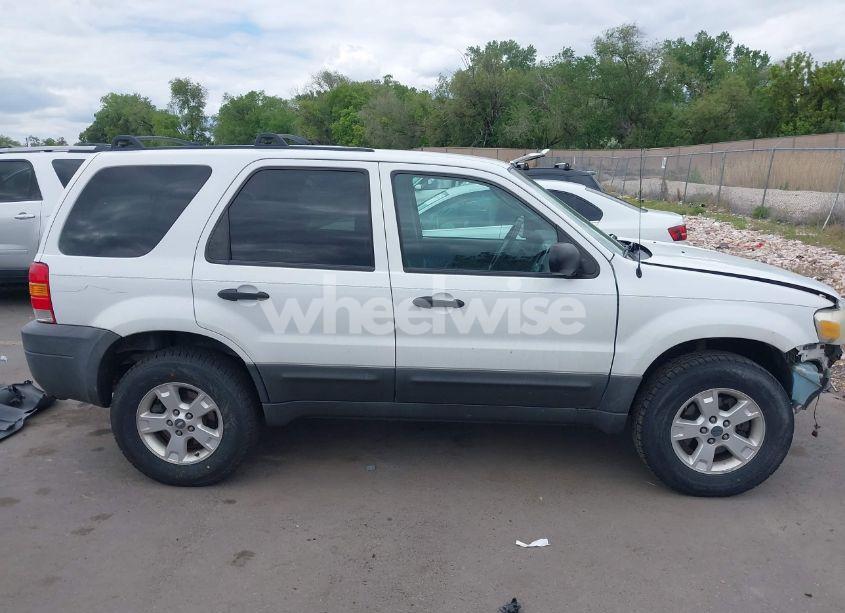 Photo 14 of 2005 Ford Escape XLT (VIN 1FMCU93165KA94970)