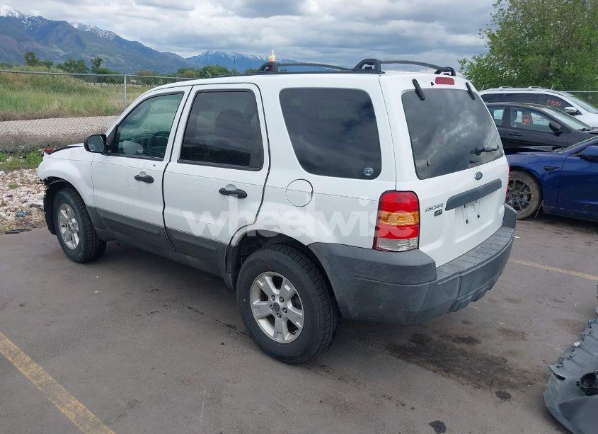 Photo 3 of 2005 Ford Escape XLT (VIN 1FMCU93165KA94970)
