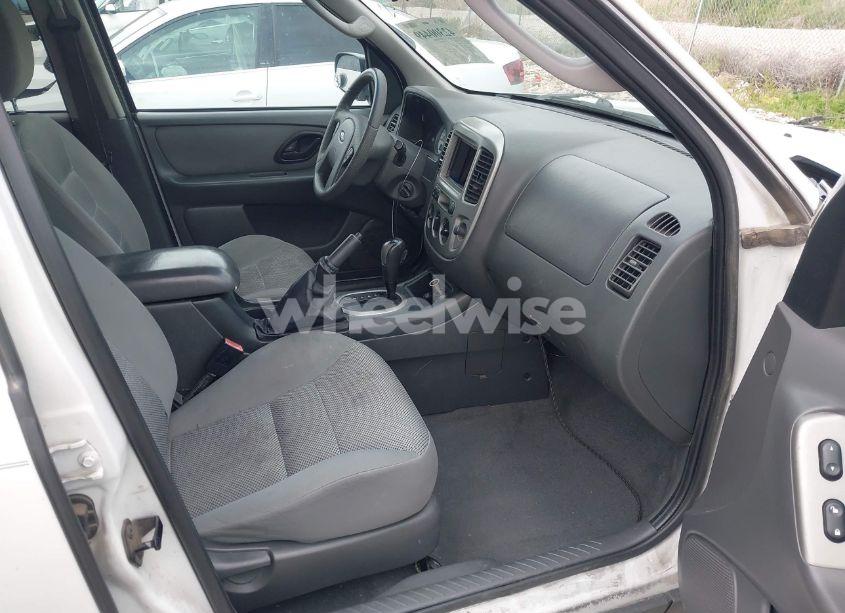 Photo 5 of 2005 Ford Escape XLT (VIN 1FMCU93165KA94970)