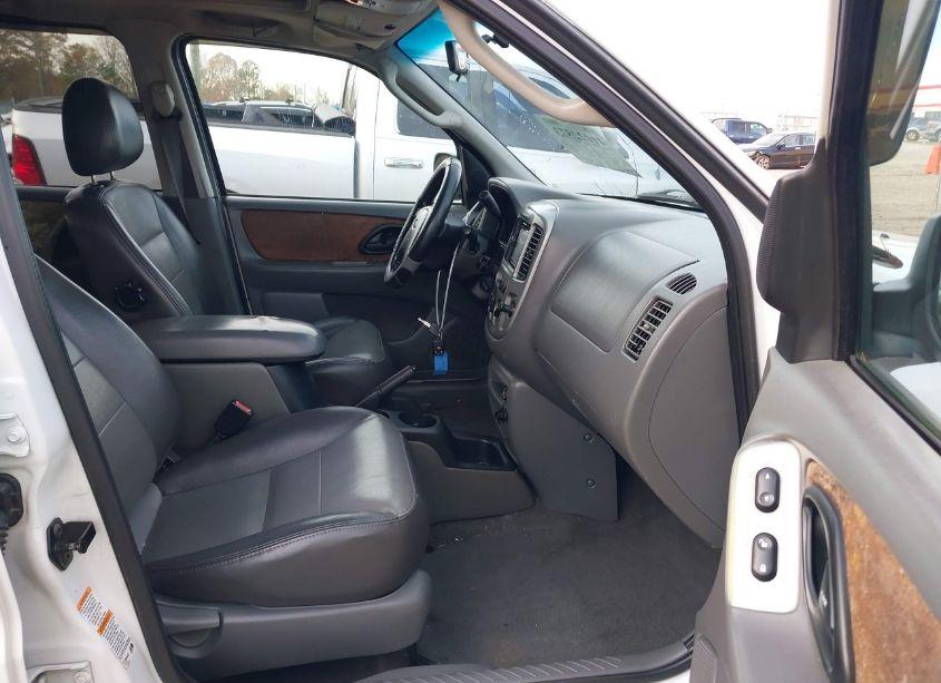 Photo 5 of 2003 Ford Escape XLT (VIN 1FMCU93173KA70285)