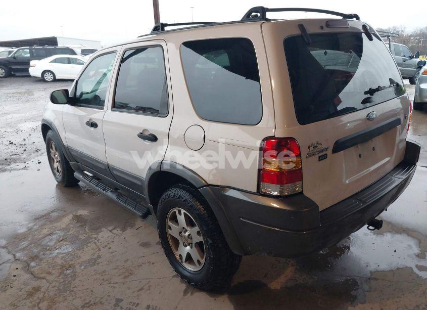 Photo 3 of 2004 Ford Escape XLT (VIN 1FMCU93174KB22029)