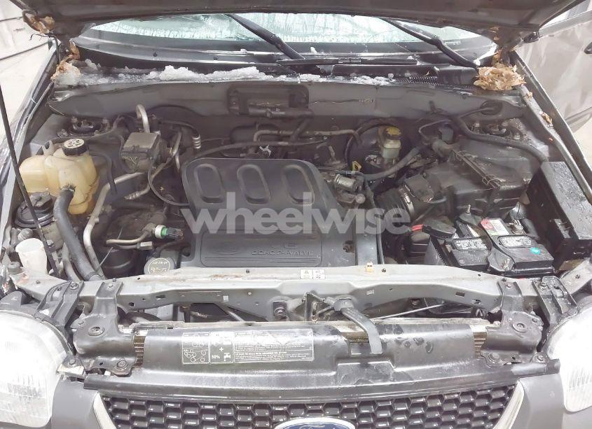 Photo 10 of 2004 Ford Escape XLT (VIN 1FMCU93174KB67570)