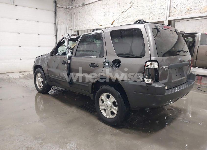 Photo 3 of 2004 Ford Escape XLT (VIN 1FMCU93174KB67570)