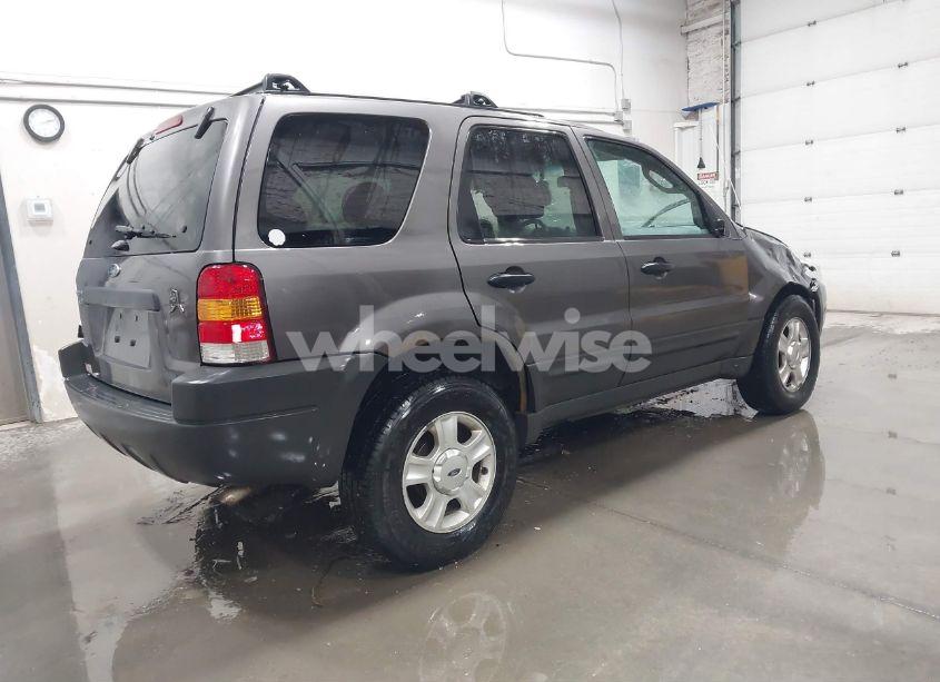Photo 4 of 2004 Ford Escape XLT (VIN 1FMCU93174KB67570)