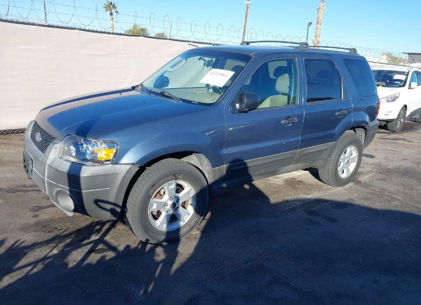Photo 2 of 2005 Ford Escape XLT (VIN 1FMCU93175KA86988)