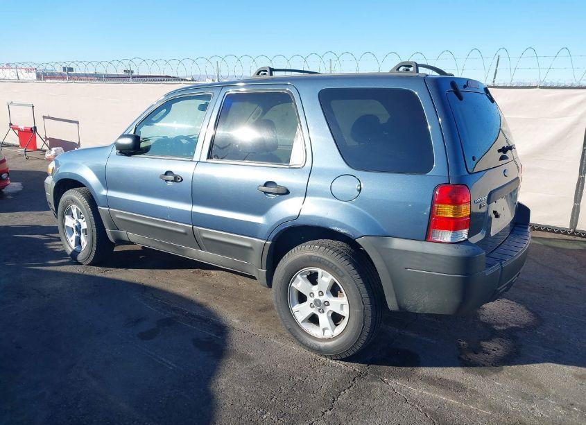 Photo 3 of 2005 Ford Escape XLT (VIN 1FMCU93175KA86988)