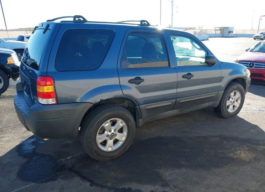 Photo 4 of 2005 Ford Escape XLT (VIN 1FMCU93175KA86988)