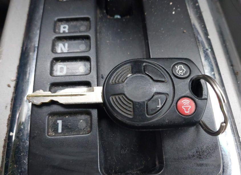 Photo 11 of 2008 Ford Escape XLT (VIN 1FMCU93178KA08229)