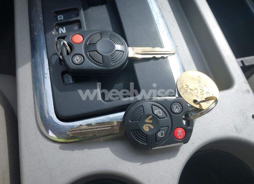 Photo 11 of 2008 Ford Escape XLT (VIN 1FMCU93178KD40865)