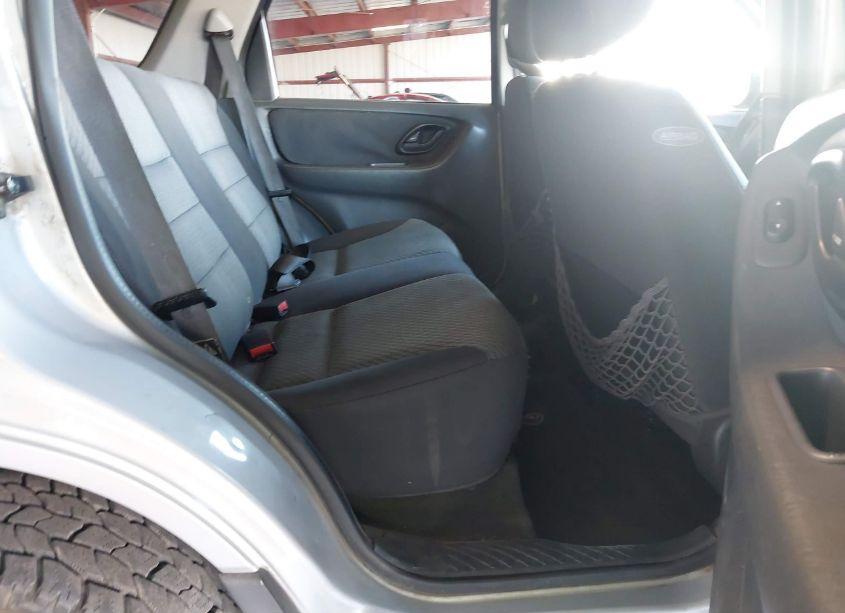 Photo 8 of 2004 Ford Escape XLT (VIN 1FMCU93184KA43274)