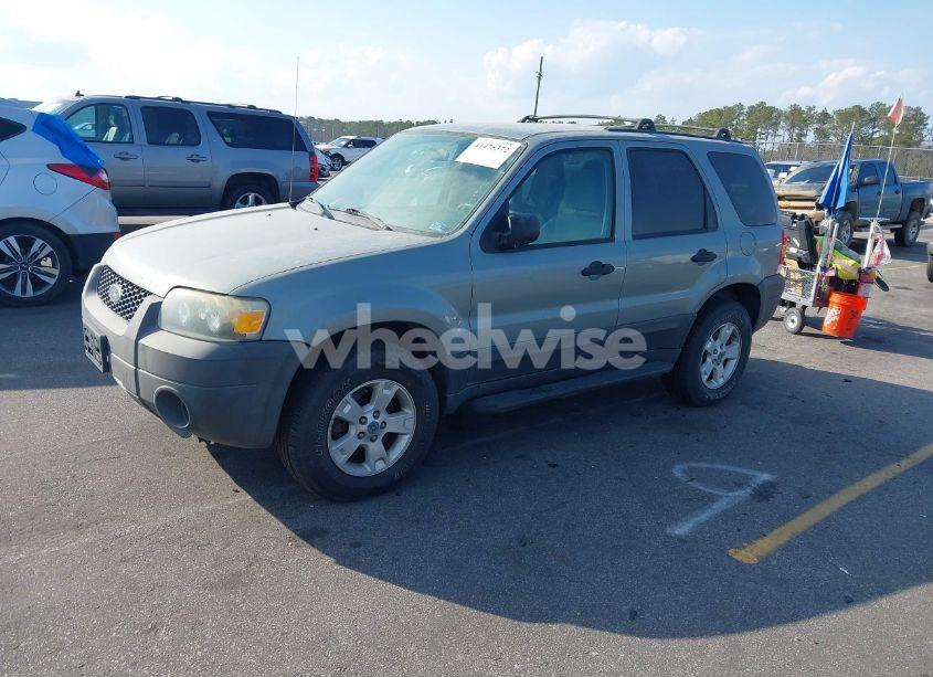 Photo 2 of 2005 Ford Escape XLT (VIN 1FMCU93195KA07157)