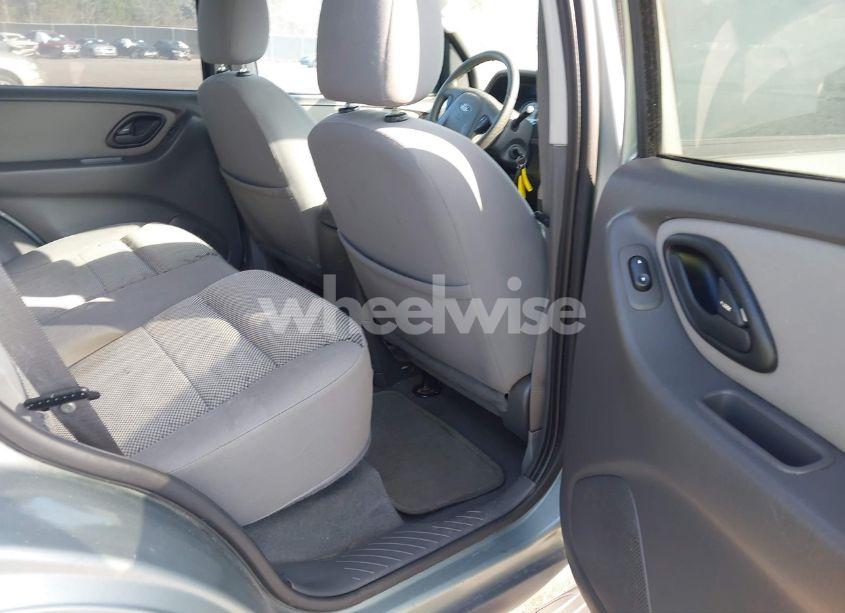 Photo 8 of 2005 Ford Escape XLT (VIN 1FMCU93195KA07157)